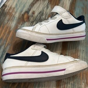 Nike court legacy shoe
